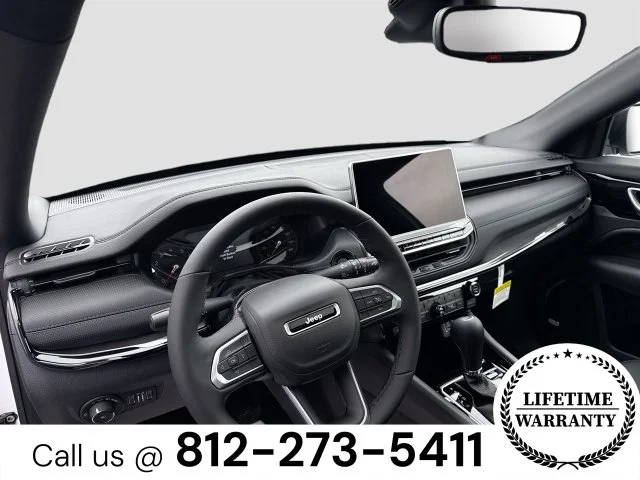 New 2026 White Jeep Latitude image 9