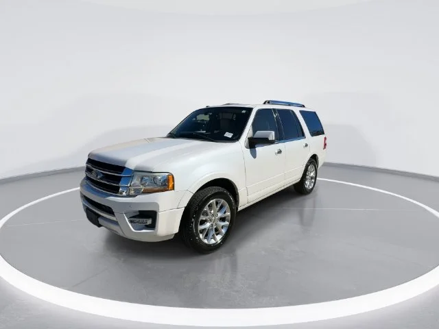 Used 2015 White Ford Limited image 3
