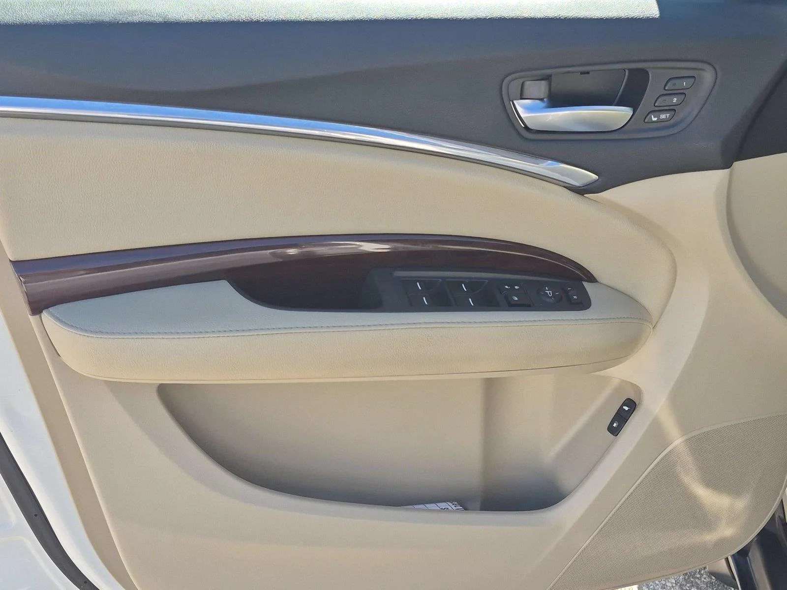 Used 2014 White Diamond Pearl Acura Tech/Entertainment Pkg image 14