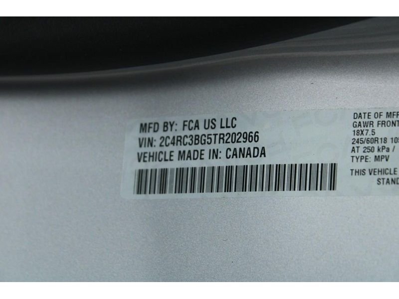 New 2026 Silver Mist Clear-Coat Exterior Paint Chrysler Select AWD image 16