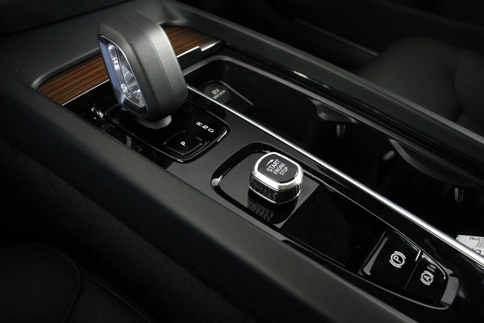 2026 Volvo V60 Cross Country Plus - Photo 7