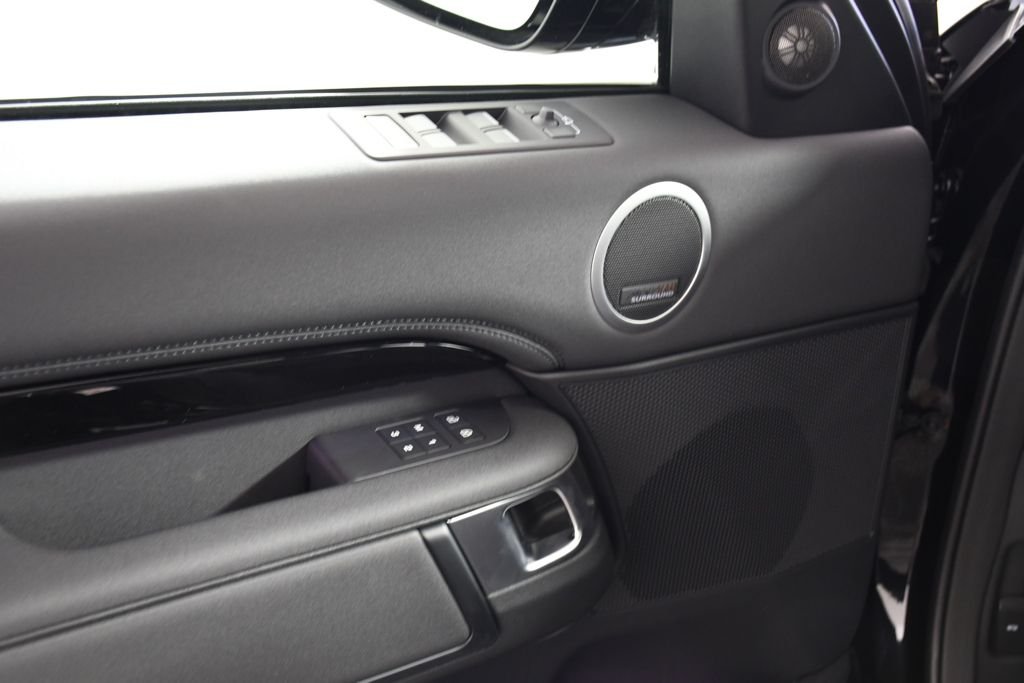 New 2026 Santorini Blk Land Rover S image 15