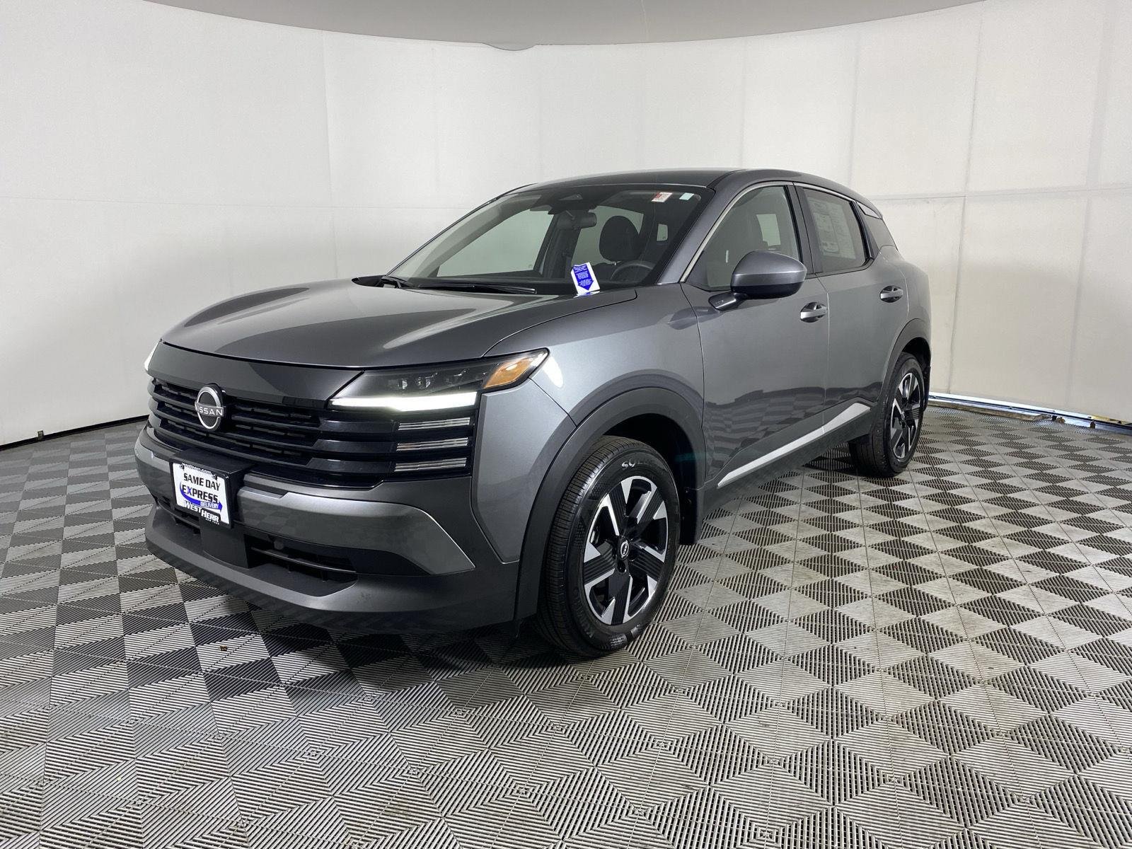 Used 2025 Gun Metallic Nissan SV image 3