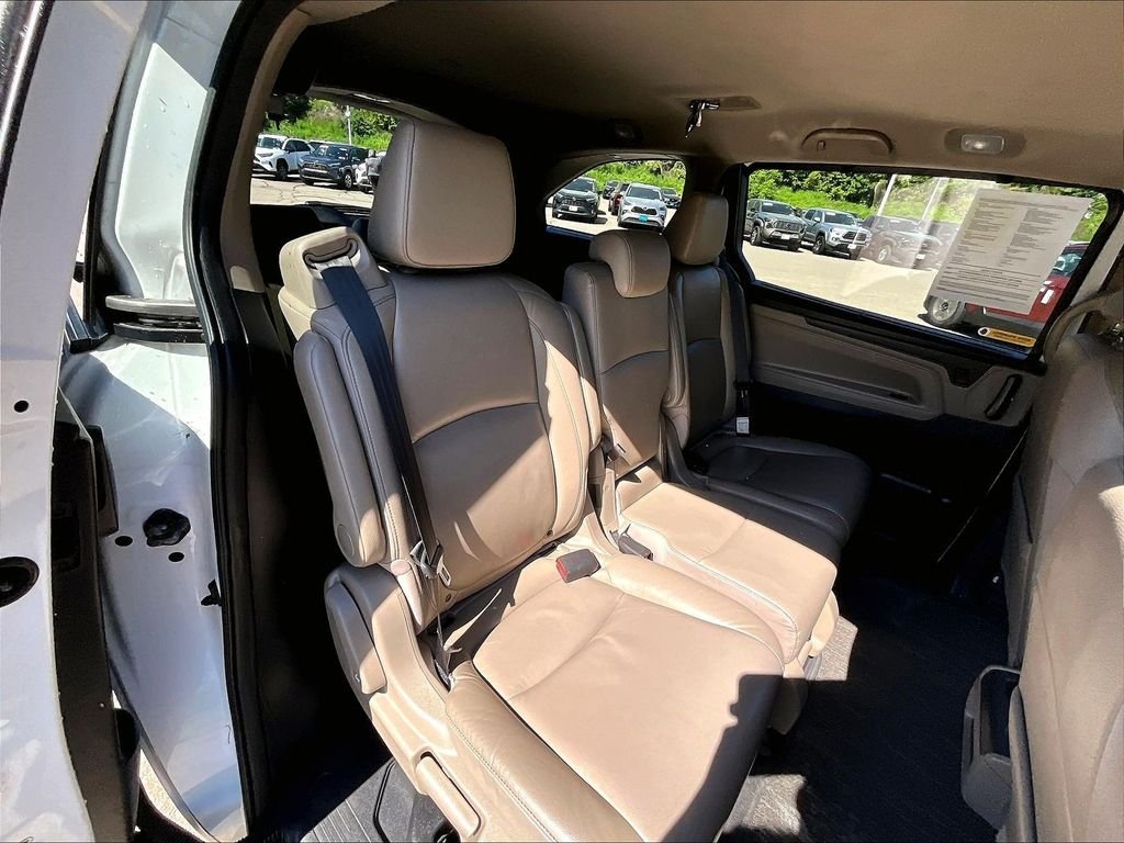 Used 2021 White Honda EX-L image 16