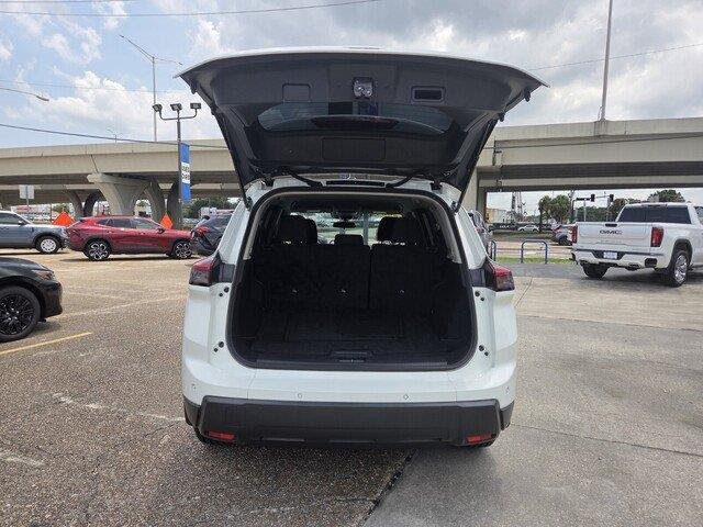 Used 2024 Glacier White Nissan S image 27