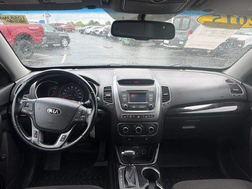 Used 2015 Black Kia LX image 19
