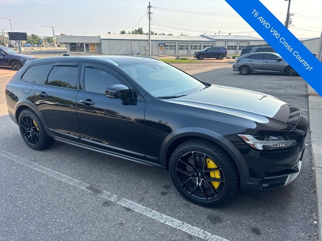 Used 2020 Black Volvo T6 AWD image 1