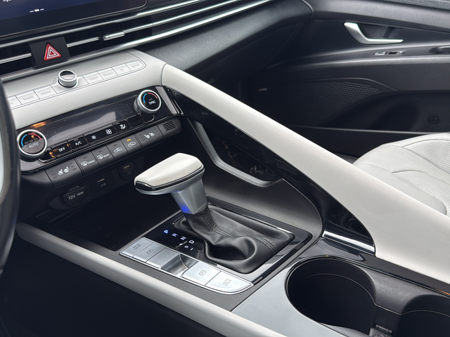 Used 2023 Black Hyundai Limited image 22