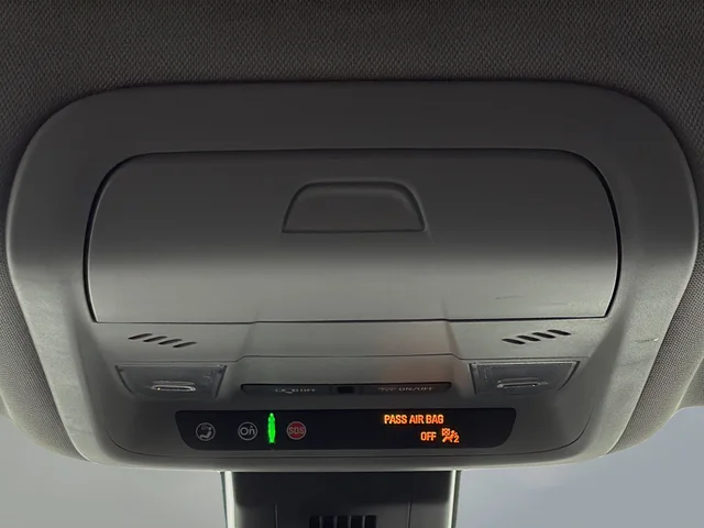 Used 2023 White GMC SLE image 36