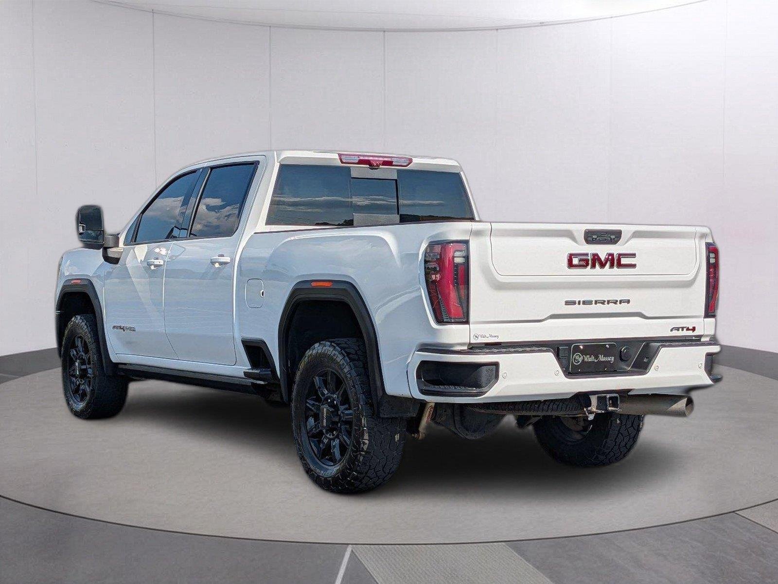 Used 2025 Summit White GMC AT4 image 3