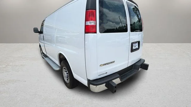 Used 2025 White Chevrolet Work Van image 35