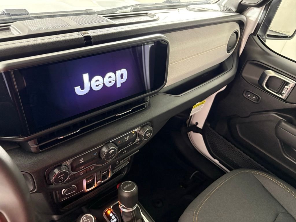 New 2026 Bright White Clear-Coat Exterior Paint Jeep Sport S image 29
