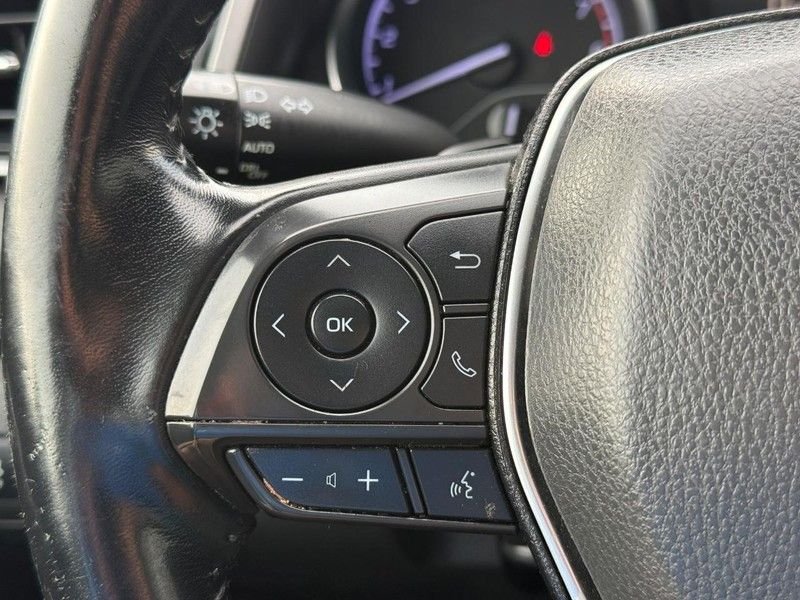 Used 2019 Midnight Black Metallic Toyota SE image 20