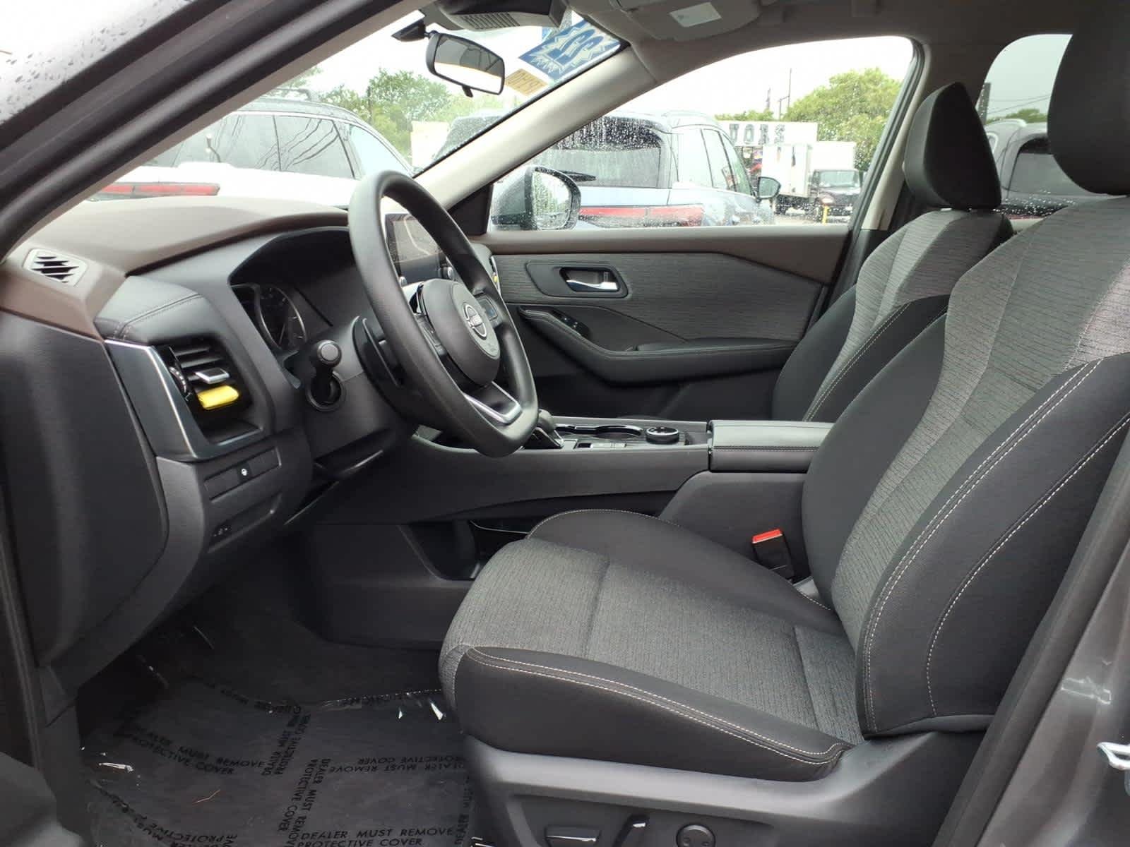 Used 2022 Gun Metallic Nissan SV image 11