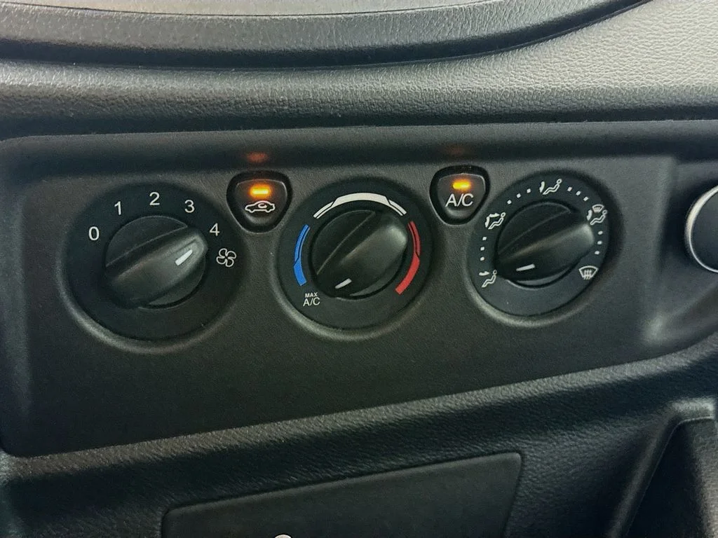 Used 2018 White Ford XL image 17
