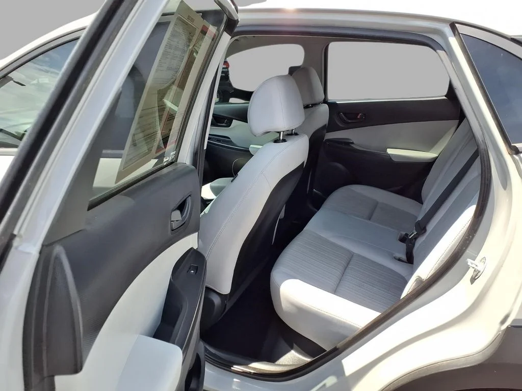 Used 2023 Silver Hyundai SEL image 26