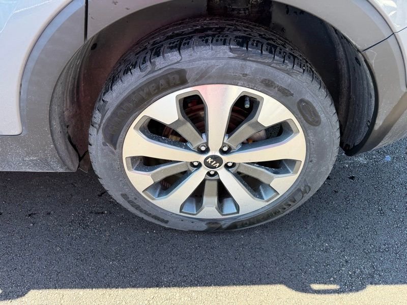 Used 2020 Silver Kia S image 18