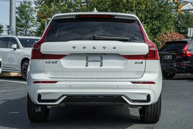 New 2026 Crystal White Volvo Ultra image 5