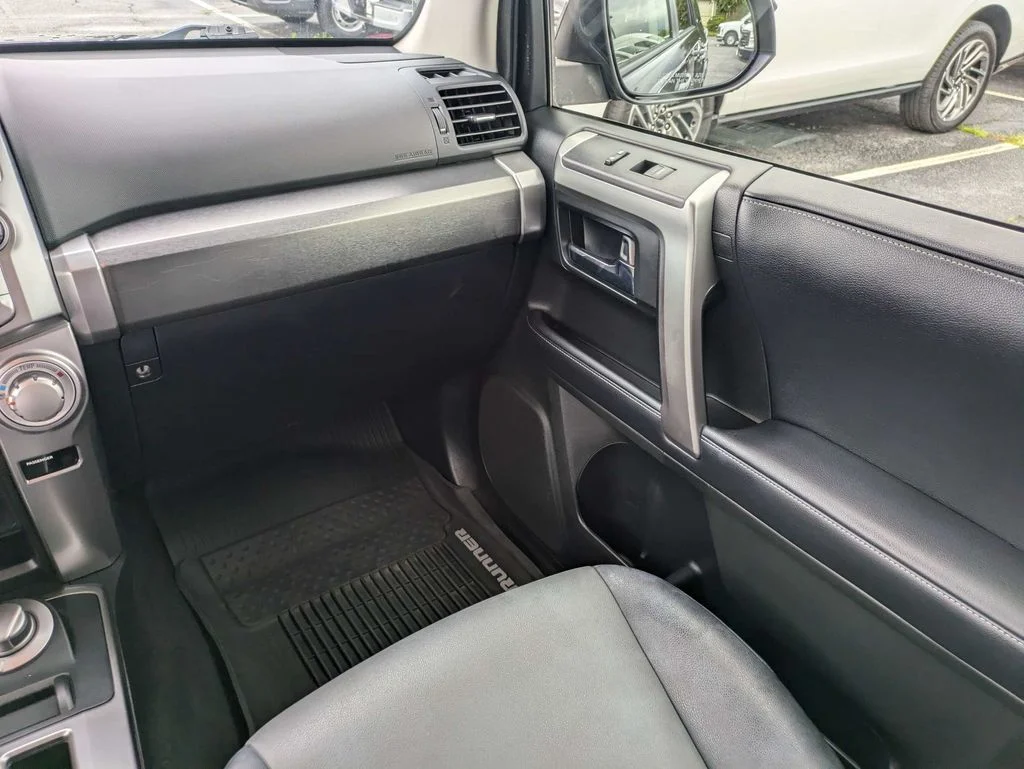 Used 2018 Magnetic Gray Metallic Toyota SR5 Premium image 17