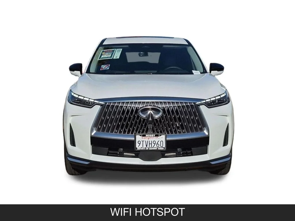 Used 2026 White INFINITI PURE image 4