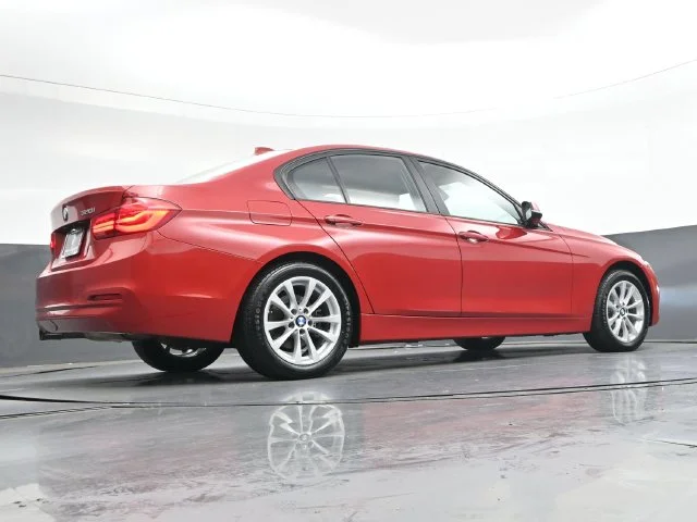 Used 2018 Red BMW 320i image 32
