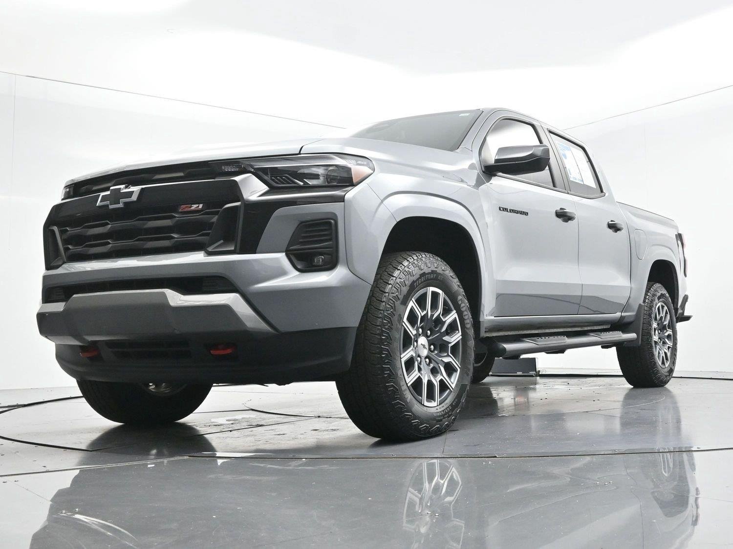 Used 2025 Sterling Gray Metallic Chevrolet Z71 image 44