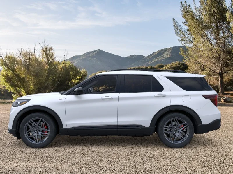 New 2026 Star White Metallic Tri-Coat Ford ST-Line image 27