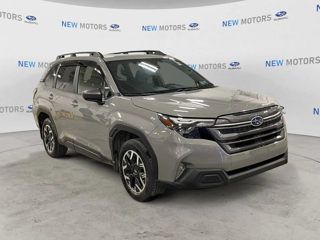Used 2025 Pearl Subaru Premium image 7