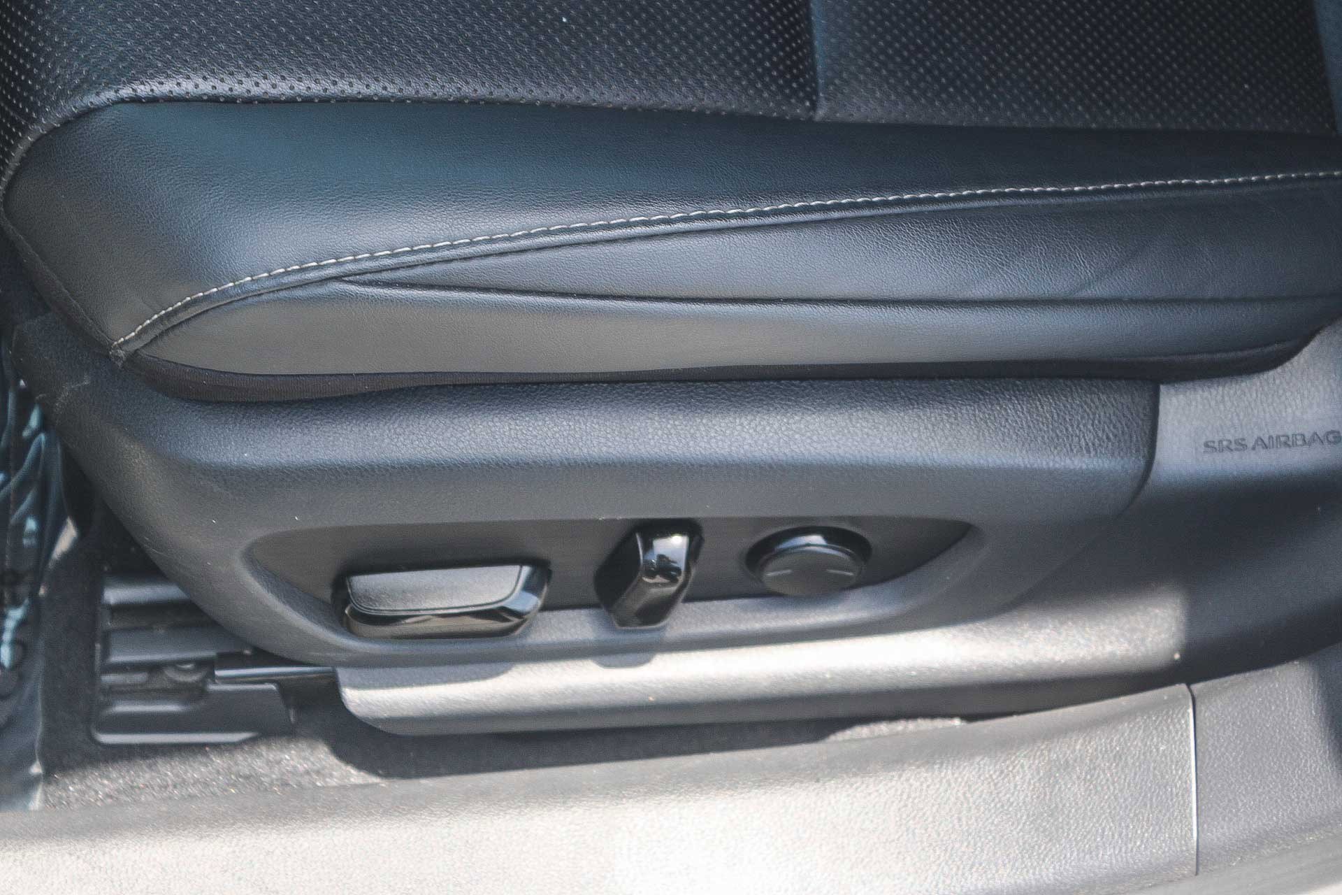 Used 2021 Eminent White Pearl Lexus ES 350 image 22
