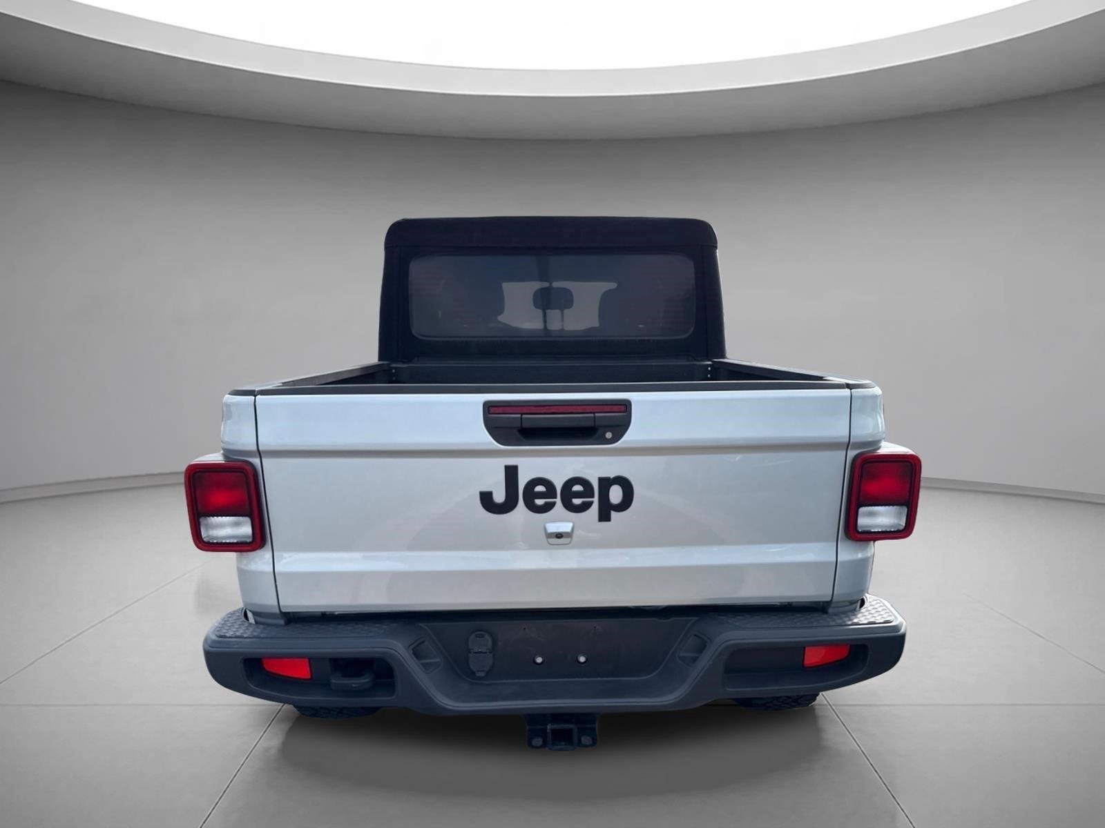 Used 2022 Silver Zynith Clearcoat Jeep Sport S image 17