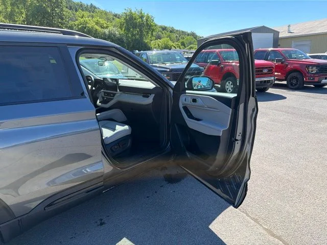 Used 2026 Carbonized Gray Metallic Ford Active image 32