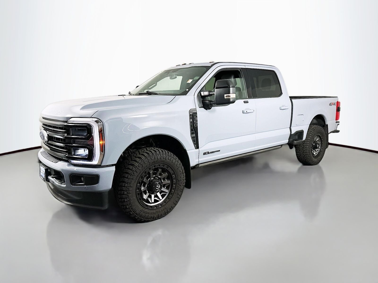 Used 2025 Gray Ford Platinum image 4