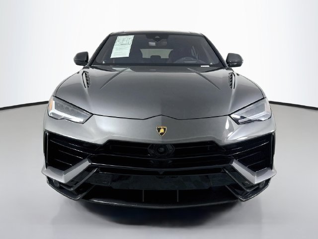 Used 2023 Gray Lamborghini Performante image 2