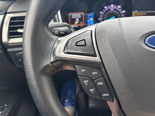 Used 2020 Black Ford SE image 18