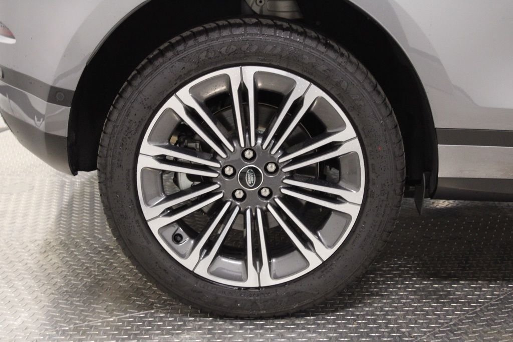 Used 2026 Gray Land Rover S image 29