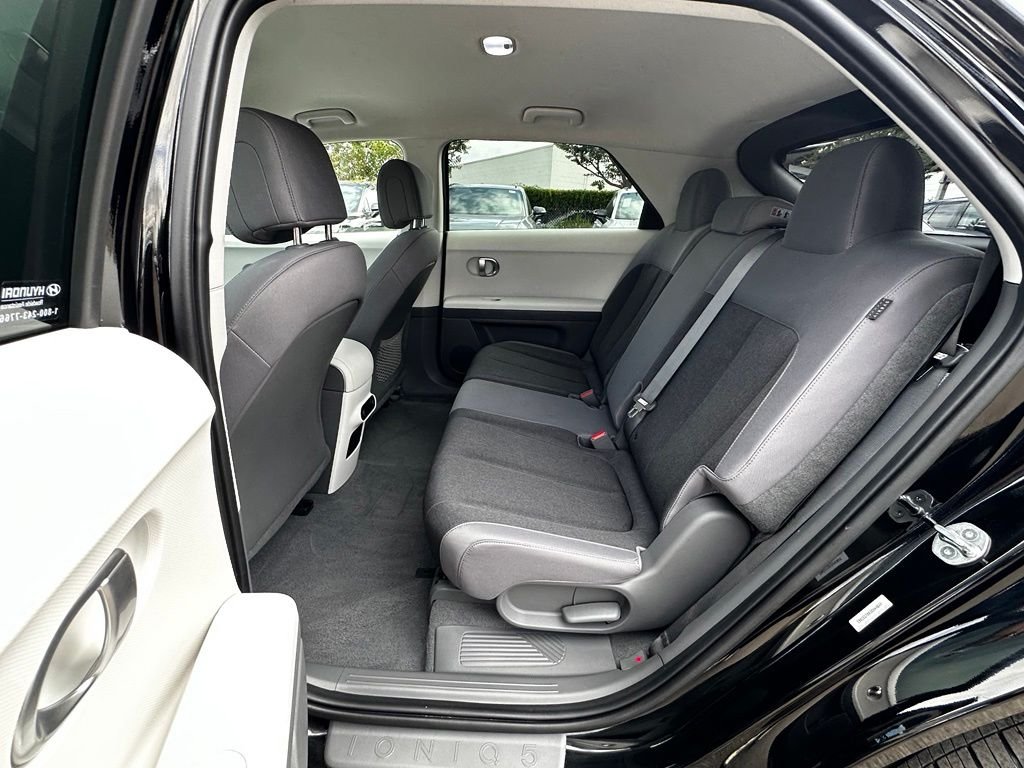 Used 2024 Black Hyundai SEL image 19