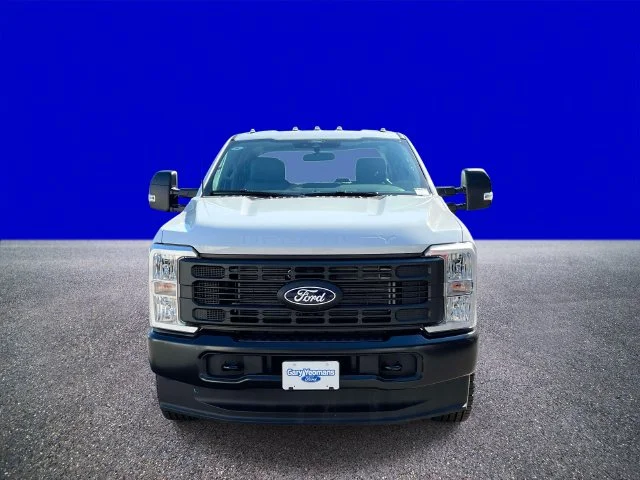 New 2027 Oxford White Ford F-350® XL image 8