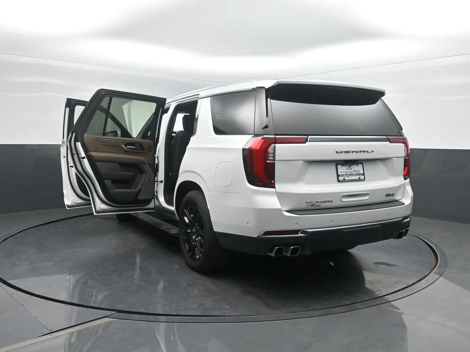 2025 GMC Yukon Denali Ultimate - Photo 55
