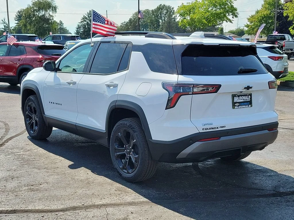 New 2027 Summit White Chevrolet LT image 4