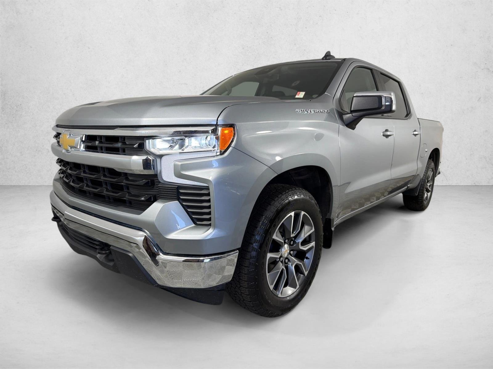 Used 2024 Sterling Gray Metallic Chevrolet LT image 7