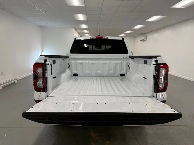 Used 2026 White Ford Lariat image 9