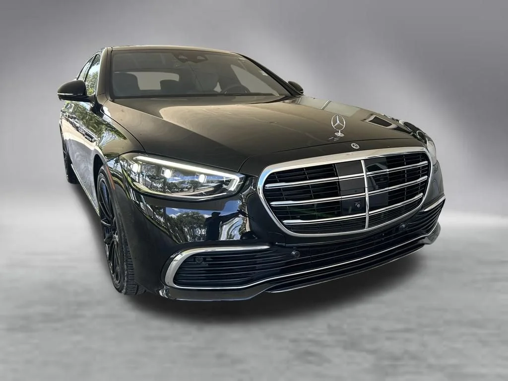 Used 2023 Silver Mercedes-Benz S 580 image 2