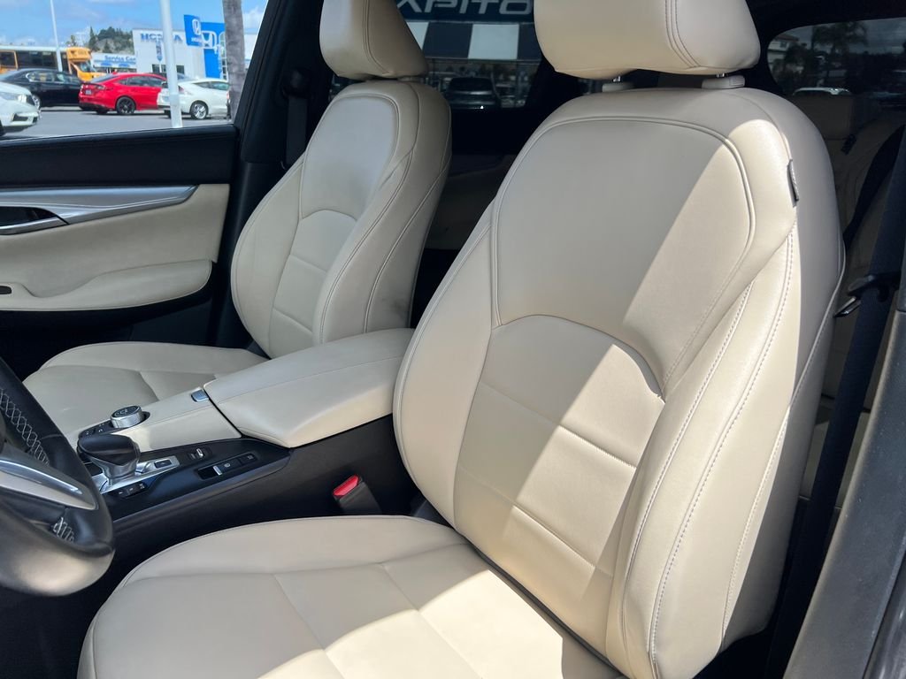 Used 2020 Gray INFINITI LUXE image 16