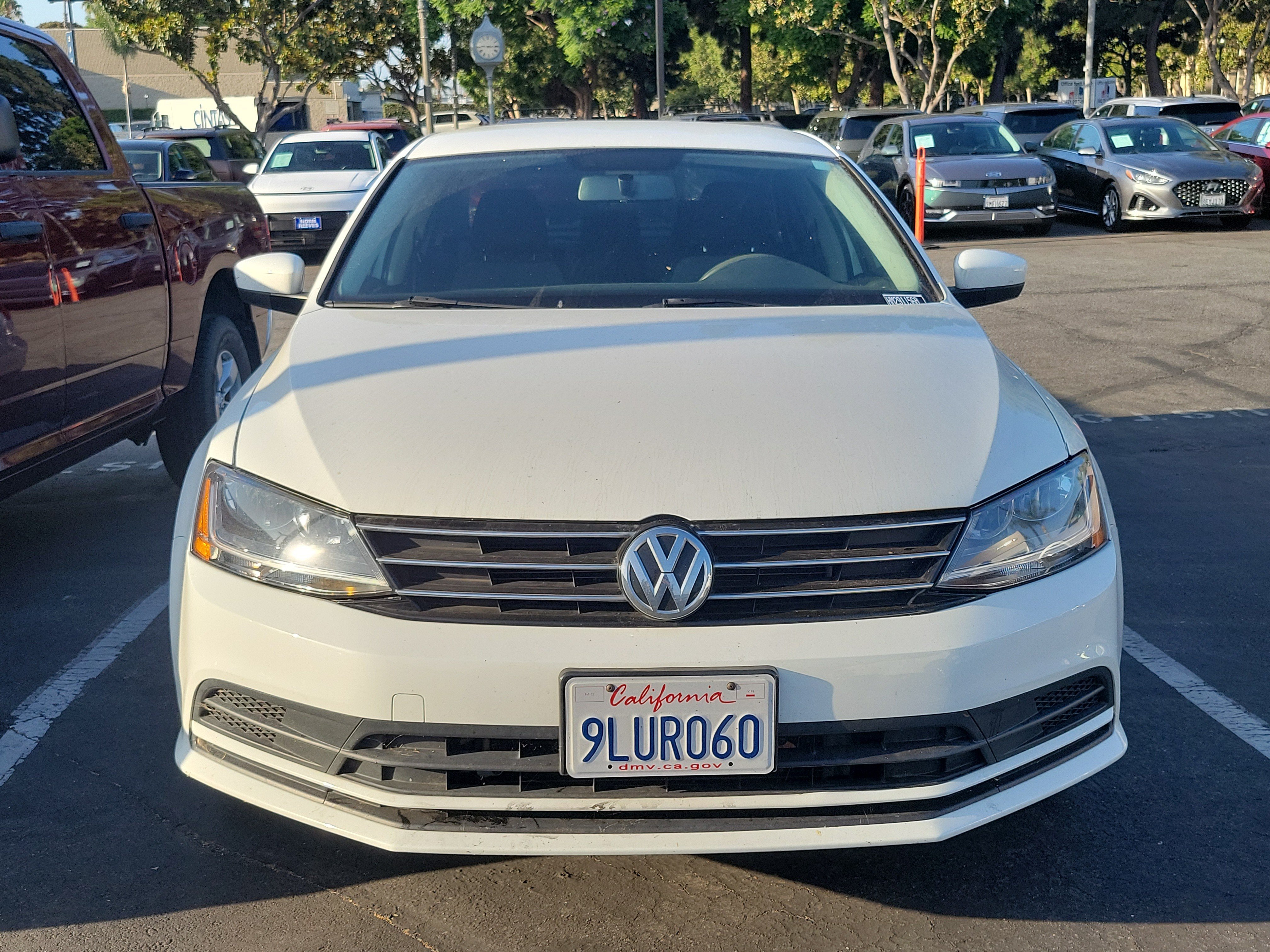 Used 2017 Pure White Volkswagen 1.4T S image 2