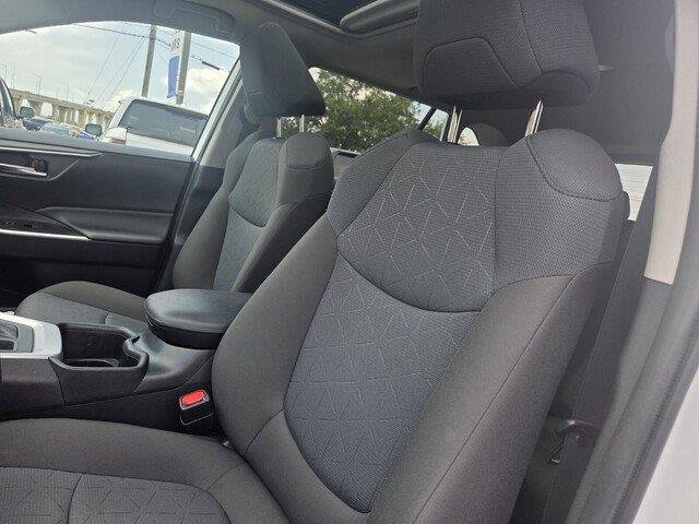 Used 2022 White Toyota XLE image 11