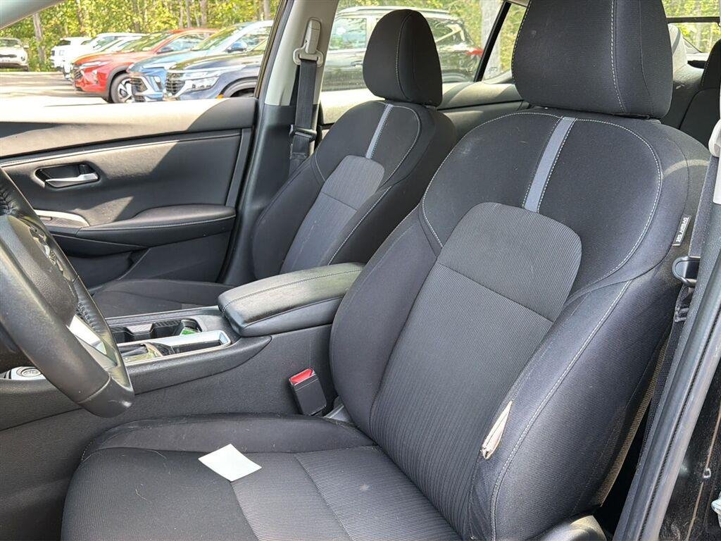 Used 2022 Super Black Nissan SV image 14