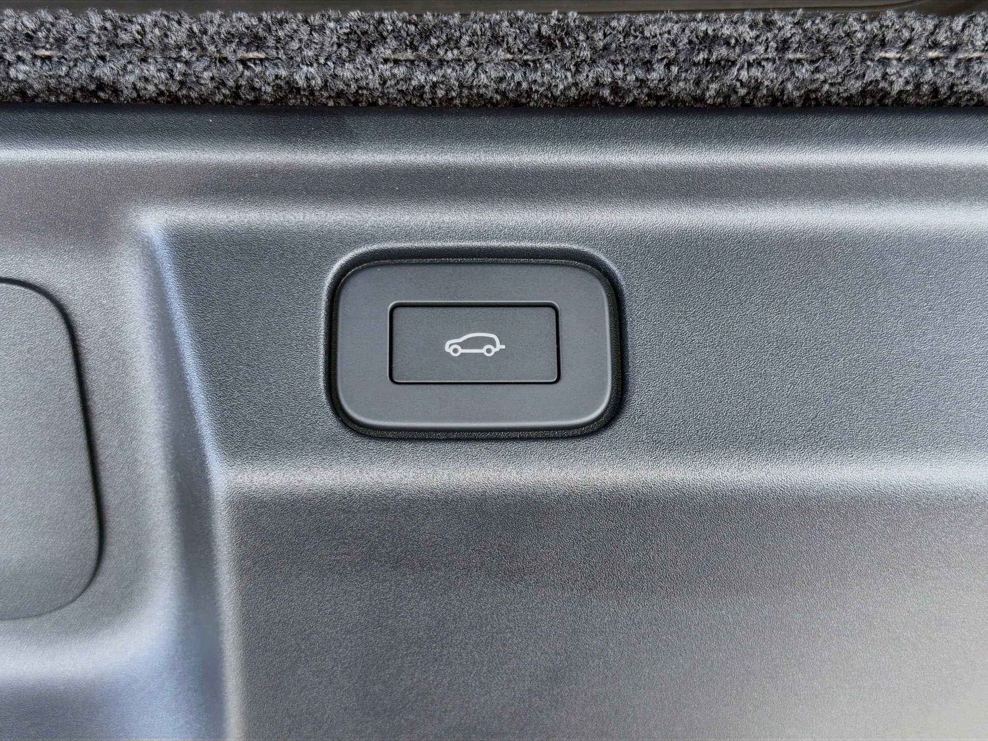 New 2026 Santorini Black Land Rover SE image 46