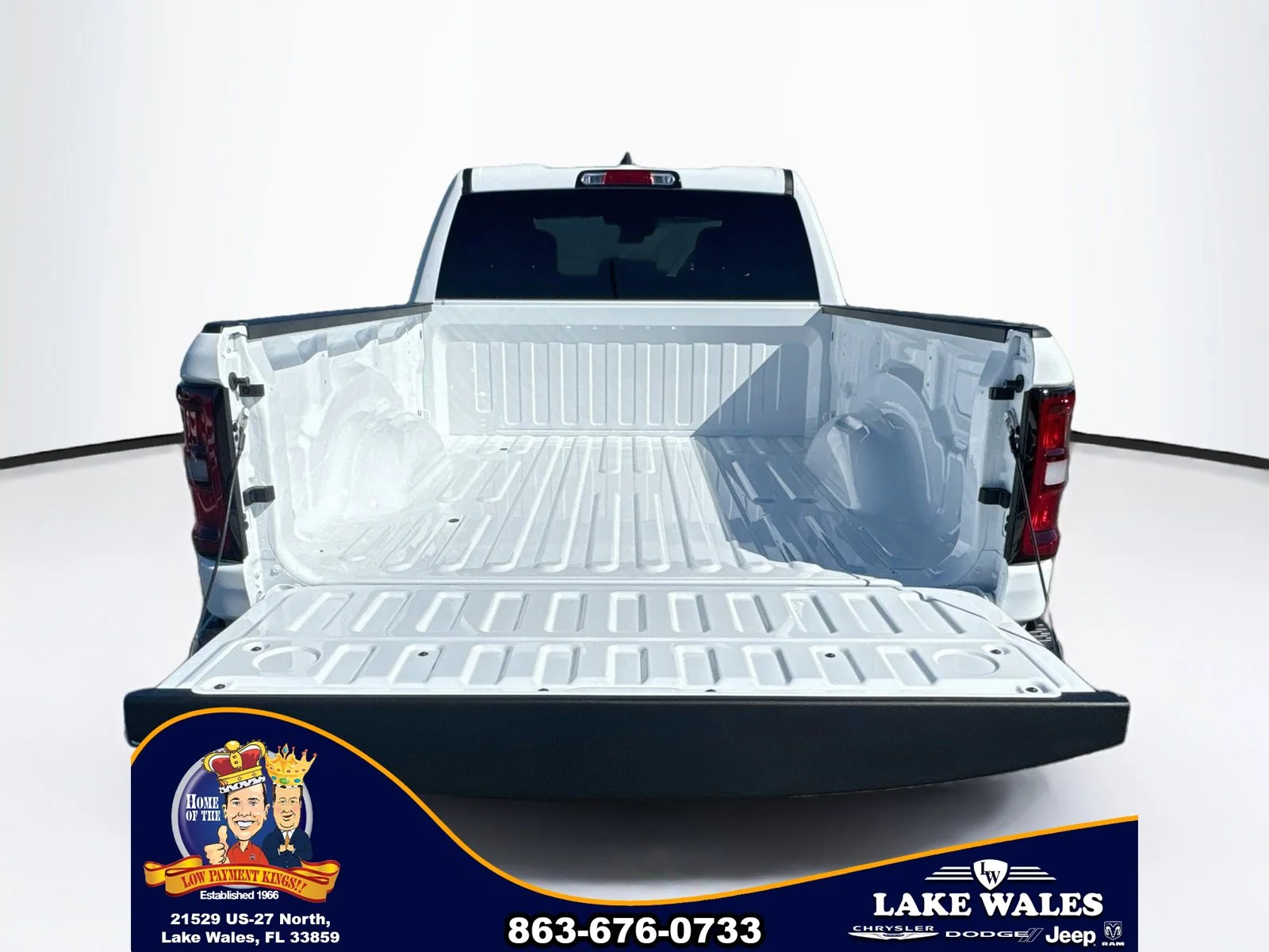 New 2027 Bright White Clear-Coat Exterior Paint RAM TRADESMAN image 23