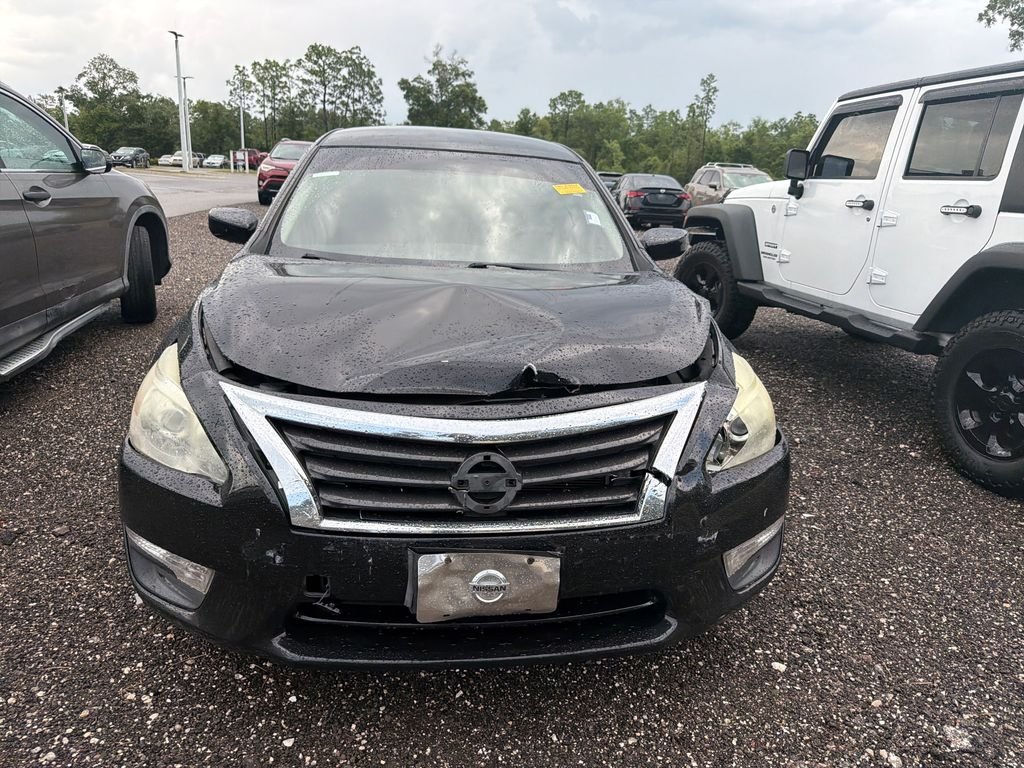 Used 2015 Black Nissan 2.5 S image 2