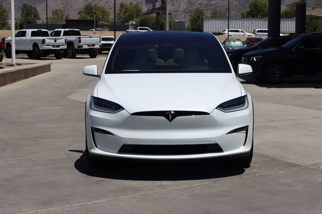 Used 2022 White Tesla Plaid image 9